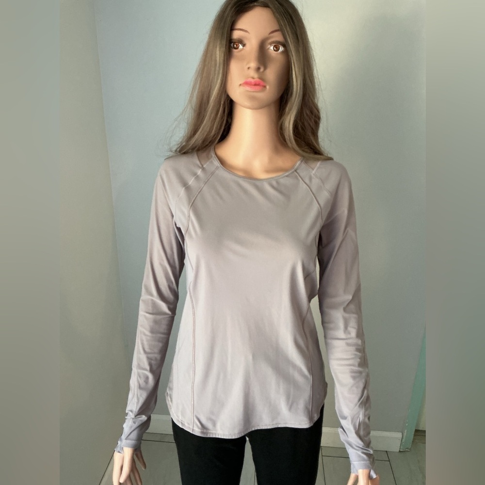 Lululemon Athletica Women's Long Sleeve Top in Light Gray